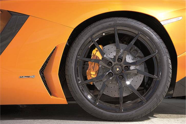 Lamborghini Aventador Roadster review, test drive